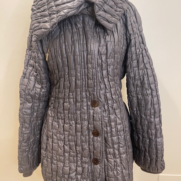 Very nice warm puffer jacket in soft brown color - Picture 3 of 7